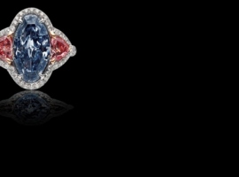 پرداه برداری از انگشتر الماس Fancy vivid blue diamond
