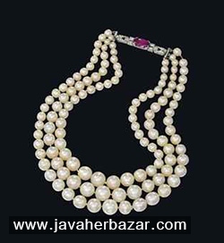 یکی از بزرگترین حراجهای مروارید طبیعی در لندن یکی از بزرگترین حراجهای مروارید طبیعی در لندن