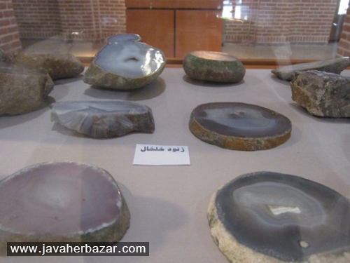درخت عقیق در اردبیل درخت عقیق در اردبیل