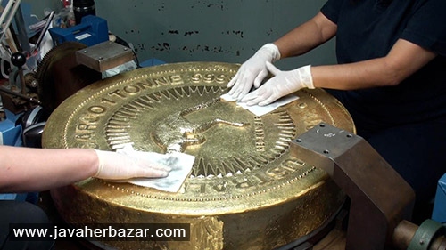 بزرگترین سکه طلا در دنیا و تصاویری از مراحل ساخت آن بزرگترین سکه طلا در دنیا و تصاویری از مراحل ساخت آن