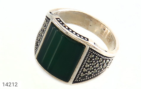 انگشتر نقره عقیق سبز درشت طرح پویا مردانه - 14212
