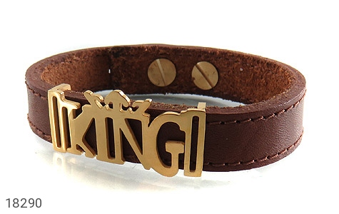 دستبند چرم طبیعی قهوه ای طرح KING - 18290