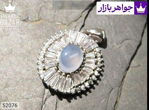 مدال عقیق یمنی آبی زنانه مدال نقره عقیق یمنی کبود طرح مینا زنانه - 52076