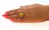 انگشتر عقیق زرد درشت طرح نازگل زنانه فری سایز-7