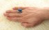 انگشتر عقیق آبی درشت خوش رنگ مردانه-7